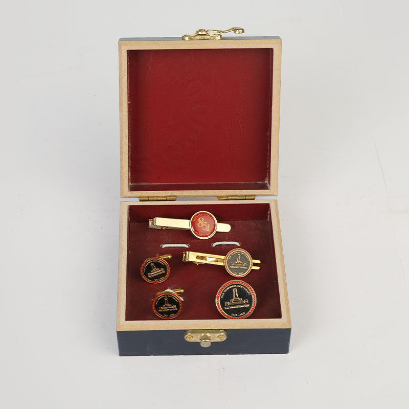 Classic Gold-Plated Cufflink & Tie Pin Gift Set – Heritage Edition
