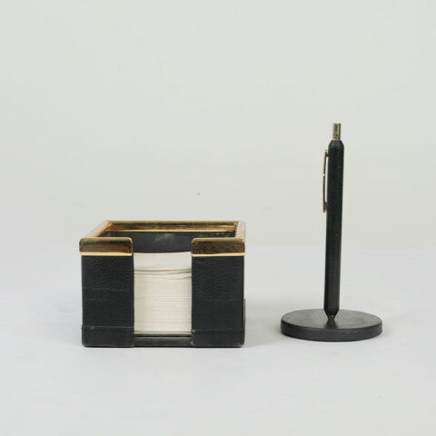 Paper slip pad with magnetic pen stand