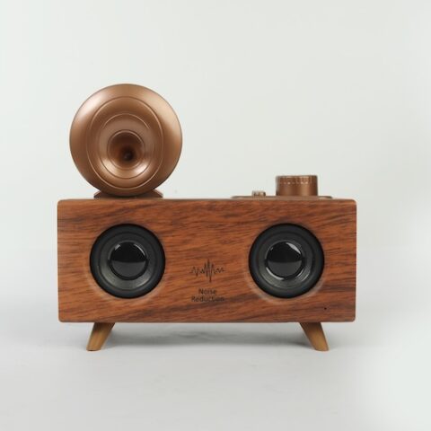 Retro Gramophone Style Wooden Bluetooth Speaker