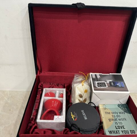 Customied valvet box with premium products